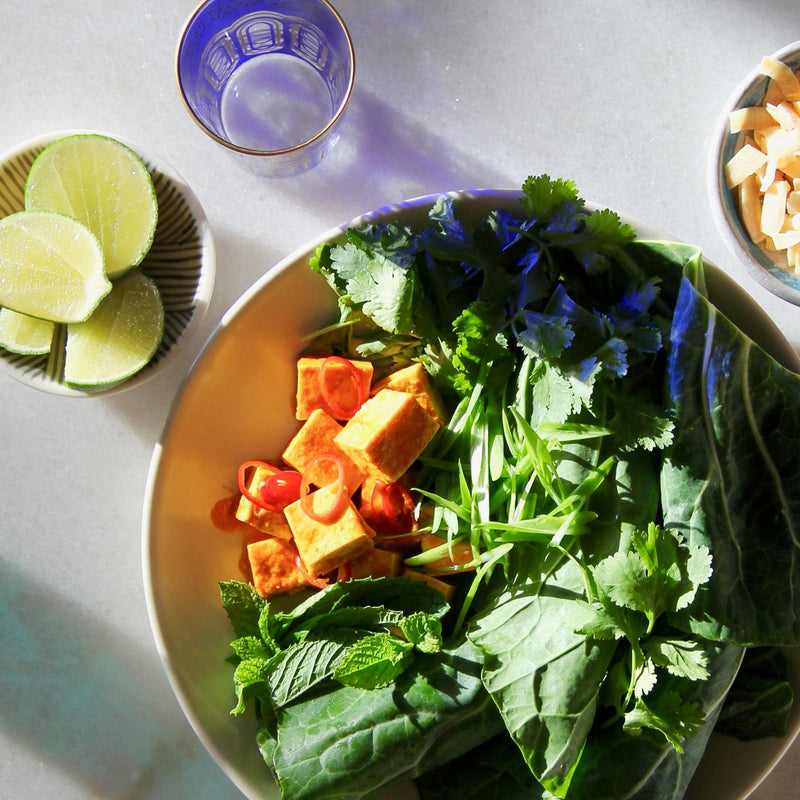 Collard Wraps with Turmeric & Gochujang Tofu - Moodbeli