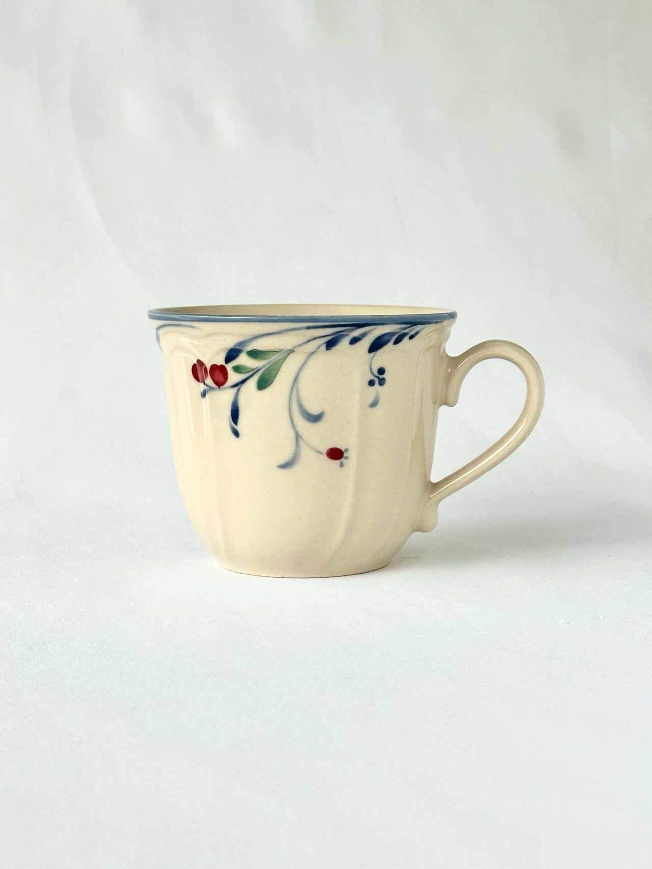 Vintage Berry Grove Cup